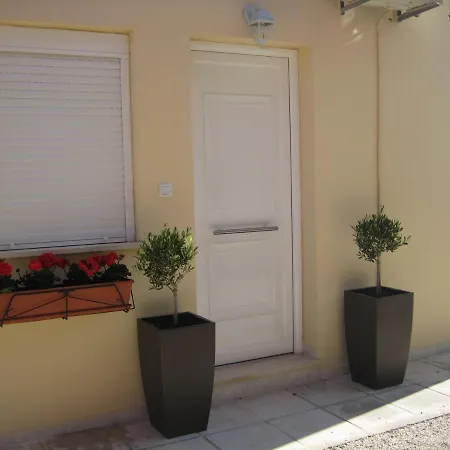 Stroll To The Center From An Elegant & Comfortable Chania (Crete)