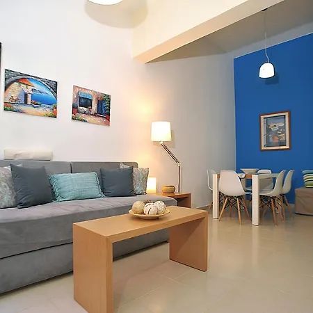 Apartment Stroll To The Center From An Elegant & Comfortable *