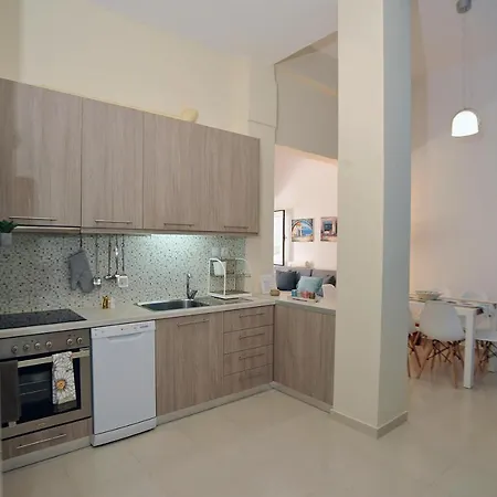 Stroll To The Center From An Elegant & Comfortable