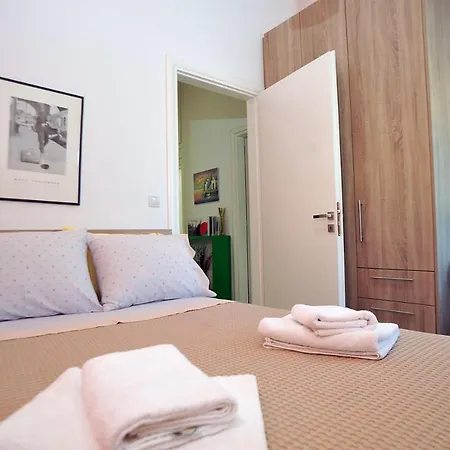 Lägenhet Stroll To The Center From An Elegant & Comfortable