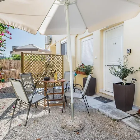 Stroll To The Center From An Elegant & Comfortable *